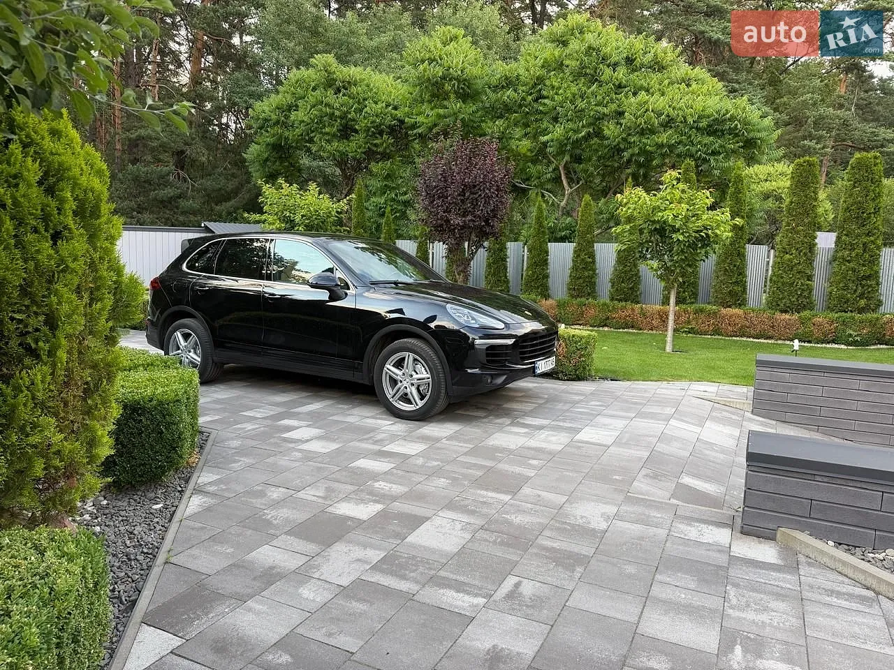 2016 Porsche Cayenne - мініатюра 2