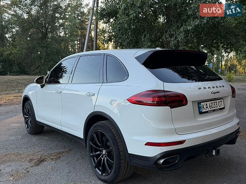 Позашляховик / Кросовер Porsche Cayenne 2015 в Вишгороді