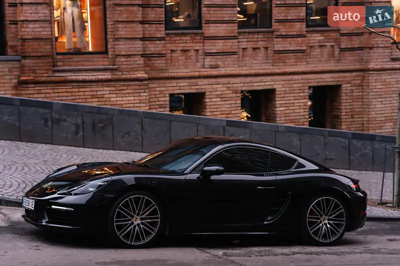 Porsche Cayman 2017