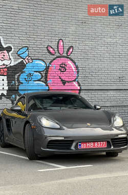 Porsche Cayman  2017