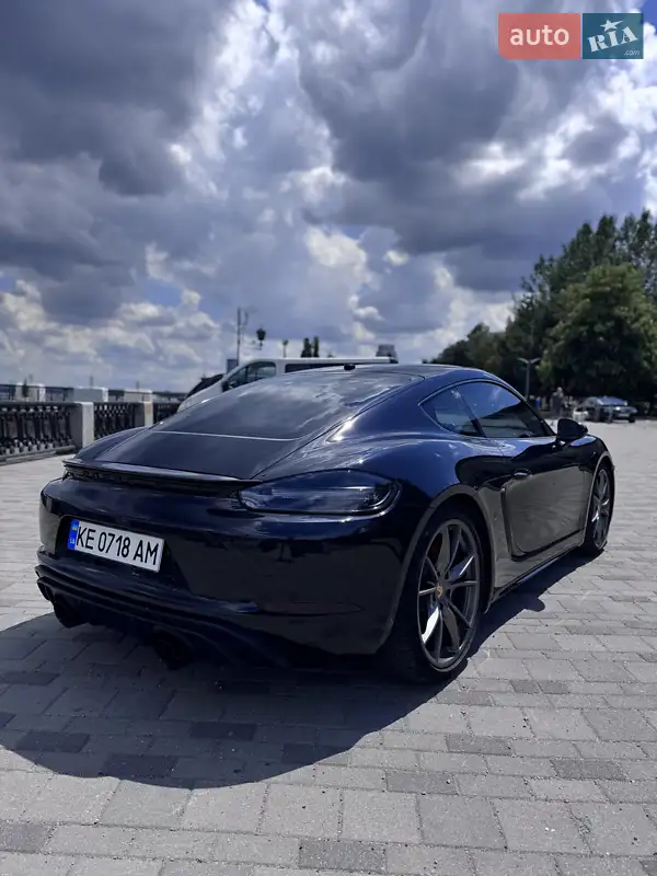 Porsche Cayman 2017