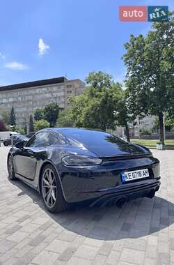 Porsche Cayman  2017