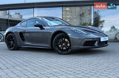 Porsche Cayman  2020