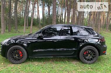 Porsche Macan GTS 2016