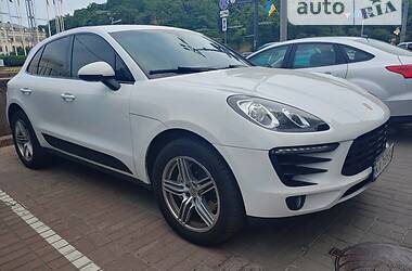 Porsche Macan S   2014