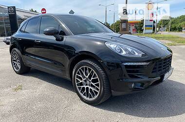 Porsche Macan GTS 2014