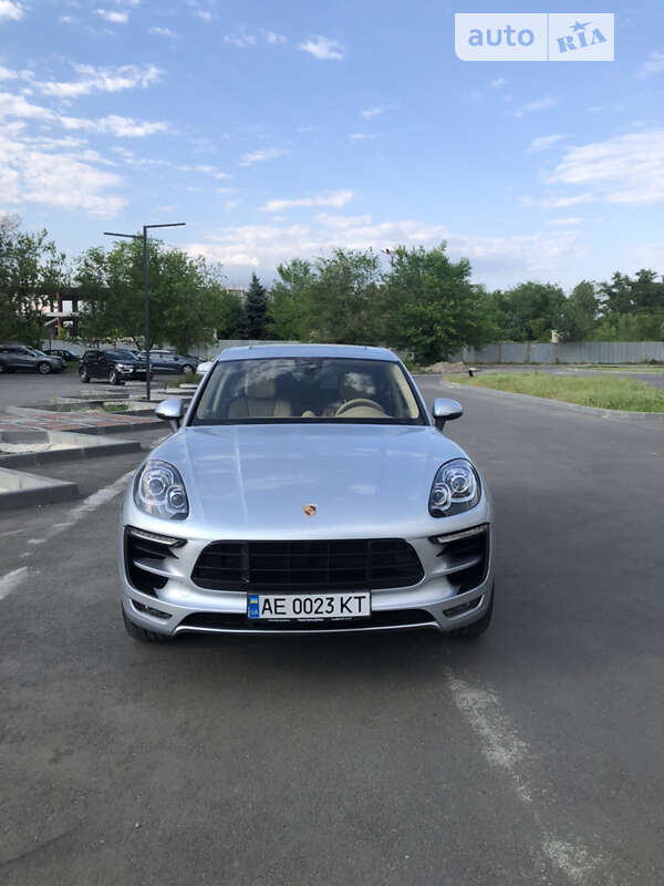 Внедорожник / Кроссовер Porsche Macan