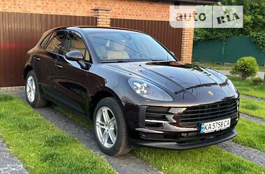 Porsche Macan  2021