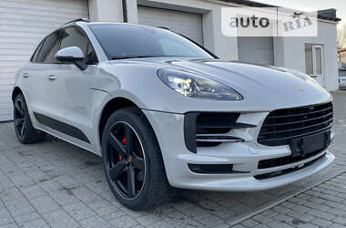 Porsche Macan  2021