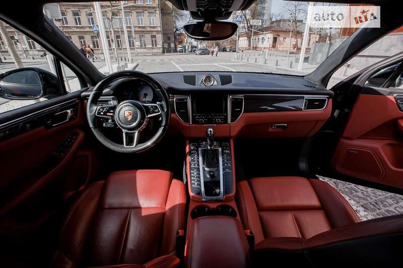 Внедорожник / Кроссовер Porsche Macan