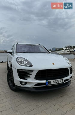Porsche Macan  2017