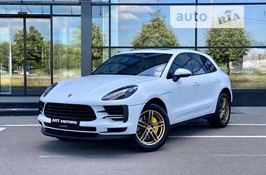 Porsche Macan  2021