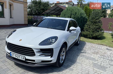 Porsche Macan  2021