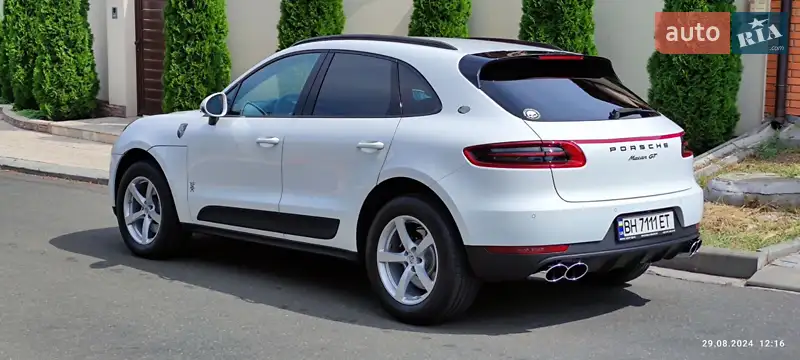 Porsche Macan
