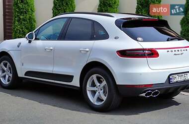 Porsche Macan  2017
