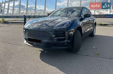 Porsche Macan  2021