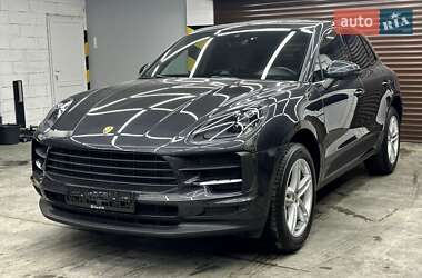 Porsche Macan  2021
