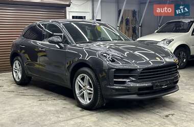 Porsche Macan  2021