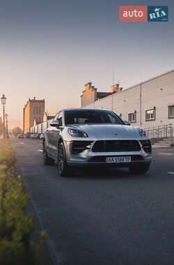 Porsche Macan  2021