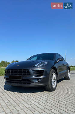 Porsche Macan  2017