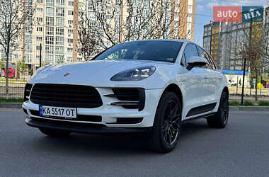 Porsche Macan  2021