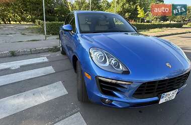 Porsche Macan  2016