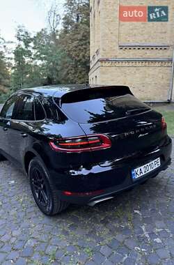 Porsche Macan  2017
