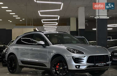 Porsche Macan  2016