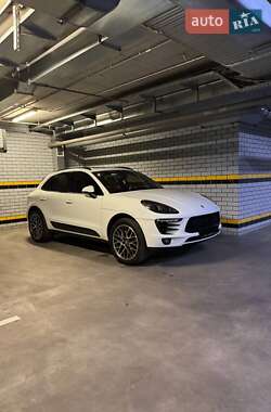 Porsche Macan  2016