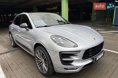 Porsche Macan  2016