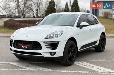 Porsche Macan  2016