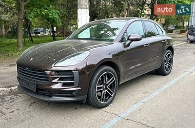 Porsche Macan  2020