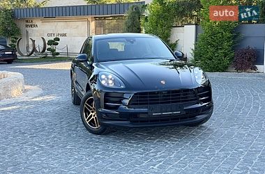 Porsche Macan  2021