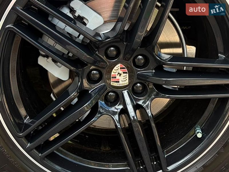 Внедорожник / Кроссовер Porsche Macan 2014 в Киеве