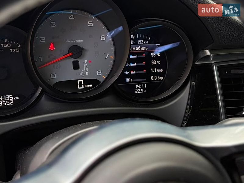 Внедорожник / Кроссовер Porsche Macan 2014 в Киеве