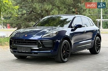 Porsche Macan  2021