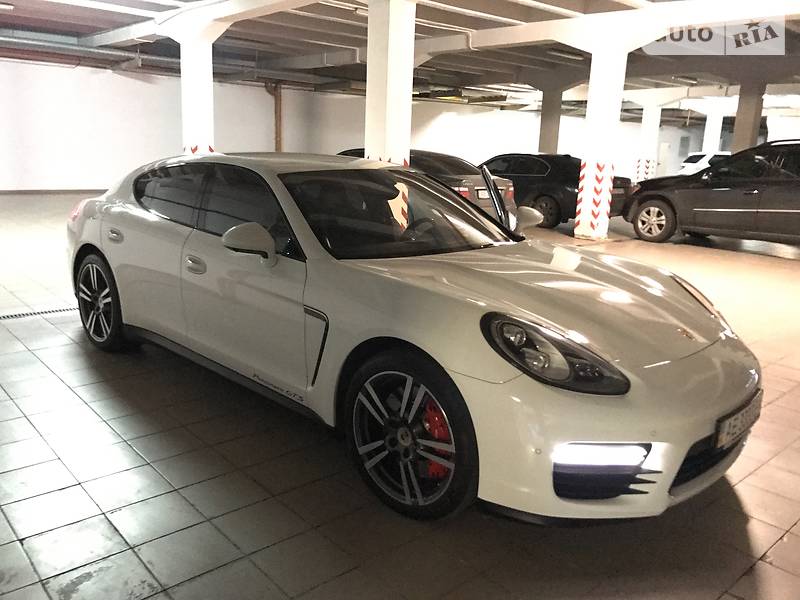 Porsche Panamera GTS 2014