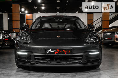 Porsche Panamera  2017