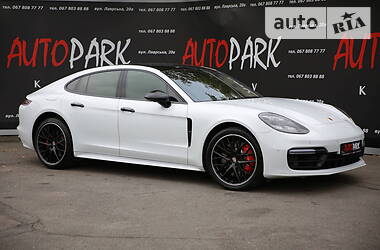 Porsche Panamera TURBO  2016
