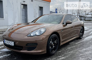 Porsche Panamera  2012