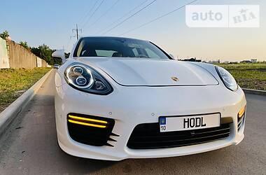 Porsche Panamera  2013