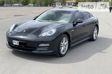 Porsche Panamera 4S 2010