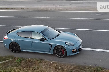 Porsche Panamera  2012