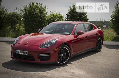 Porsche Panamera GTS 2016