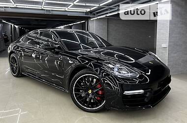 Porsche Panamera   2018