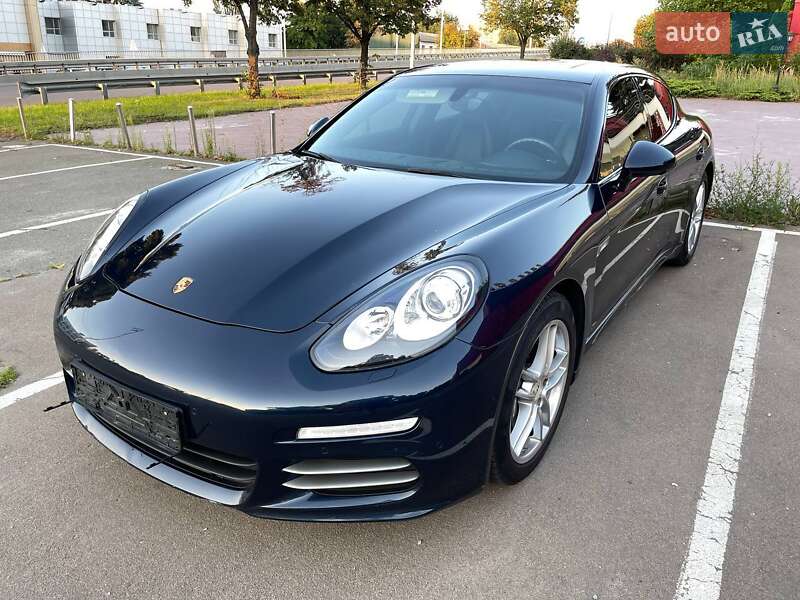 Купе Porsche Panamera