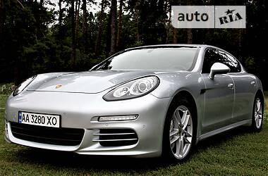 Porsche Panamera 4s  2013