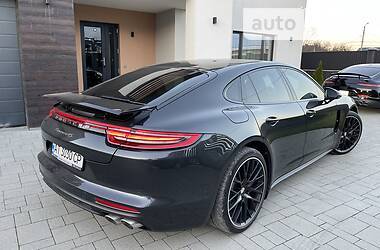 Porsche Panamera 4S 2017