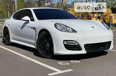 Porsche Panamera  2012