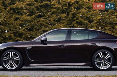 Porsche Panamera  2012